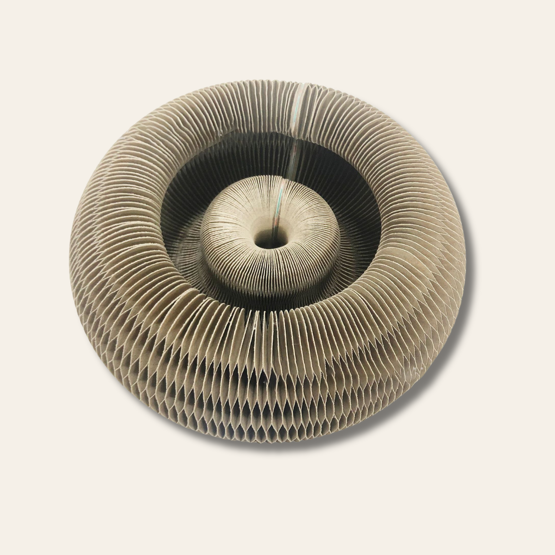 Rascador para gatos con campana y juguete yo-yo — tablero honeycomb